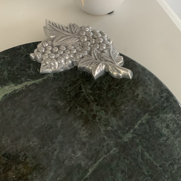 Green marble round tray grapevine details home decor coffee table vintage - Picture 2 of 7